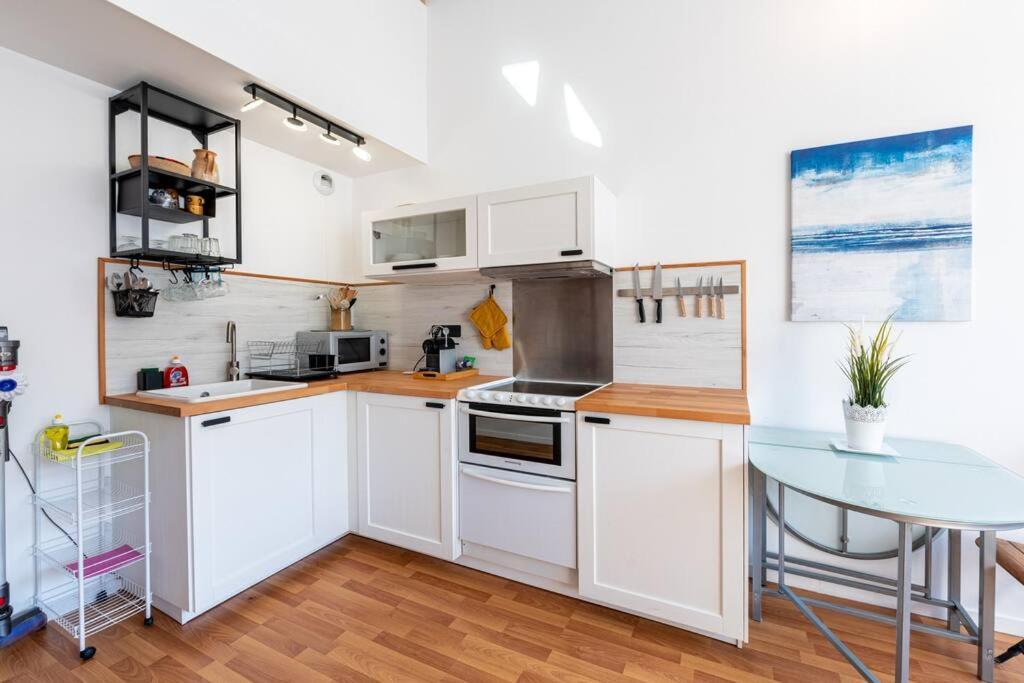 Duplex Charmant : Fibre Optique Wifi - Netflix - Confort + Grenoble Exterior foto